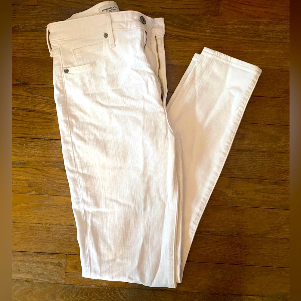 Abercrombie & Fitch - The Super Skinny High Rise - 27 Long
